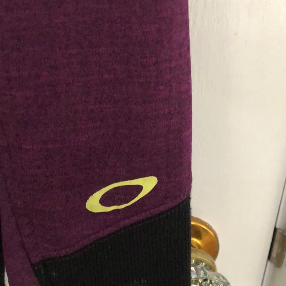 Women’s Oakley Sweatshirt - Picture 2 of 4